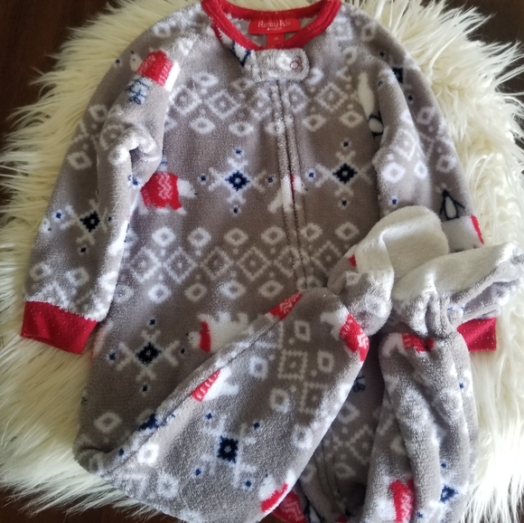 Family Winter Holiday Pajamas 18 Months Zip Up Gray & Red - Picture 3 of 9